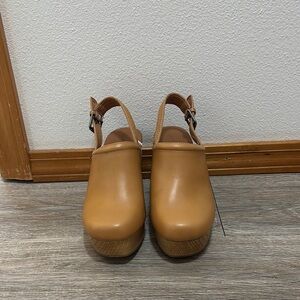 Universal Thread Tan Women's Mules
